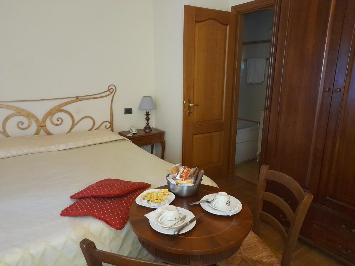 Petit Chateau Montecatini Terme Bagian luar foto