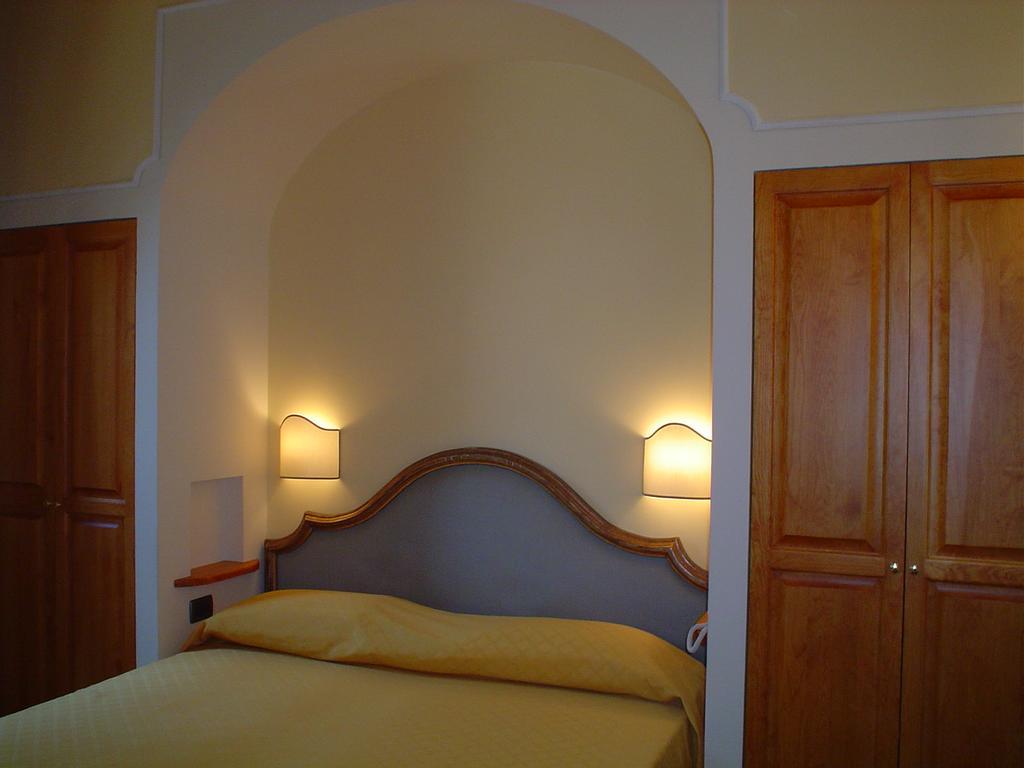 Petit Chateau Montecatini Terme Bagian luar foto