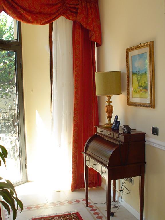Petit Chateau Montecatini Terme Bagian luar foto