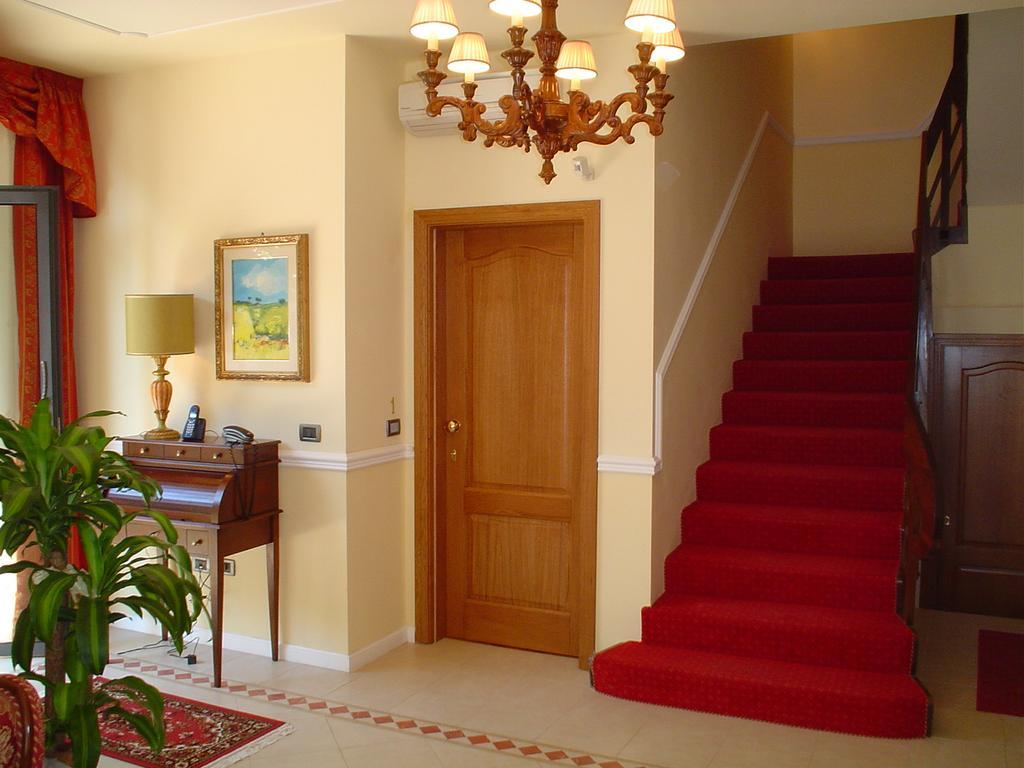 Petit Chateau Montecatini Terme Bagian luar foto